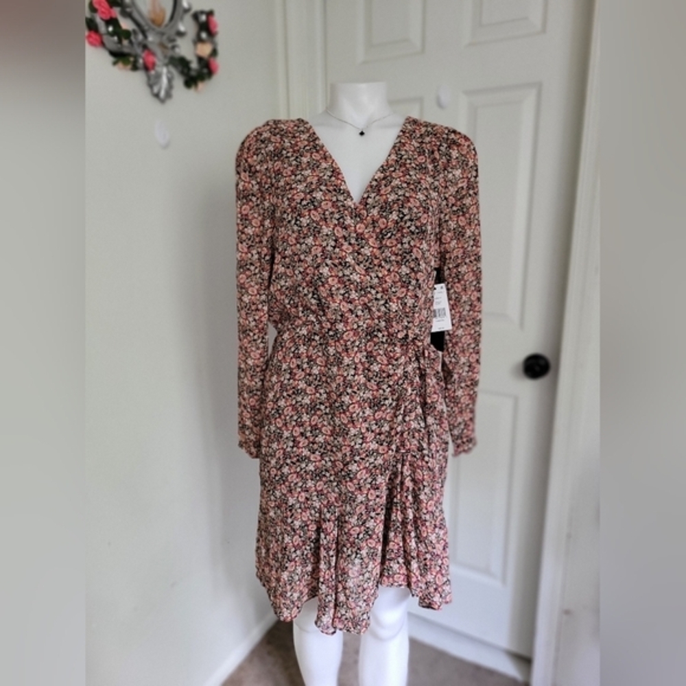 Floral V-Neck Dress - Black and Pink